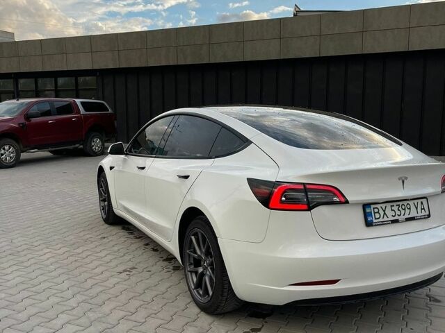 Белый Тесла Модель 3, объемом двигателя 0 л и пробегом 265 тыс. км за 13500 $, фото 3 на Automoto.ua