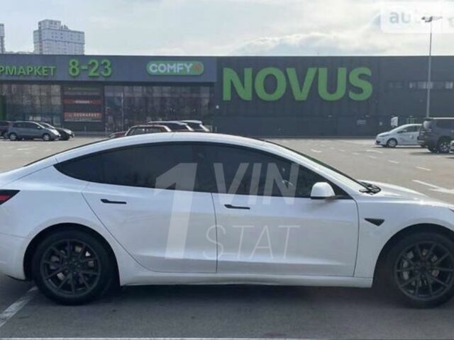 Белый Тесла Модель 3, объемом двигателя 0 л и пробегом 50 тыс. км за 16500 $, фото 2 на Automoto.ua