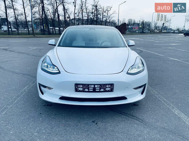 Белый Тесла Модель 3, объемом двигателя 0 л и пробегом 51 тыс. км за 17999 $, фото 10 на Automoto.ua