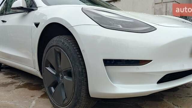 Білий Тесла Модель 3, об'ємом двигуна 0 л та пробігом 59 тис. км за 17500 $, фото 4 на Automoto.ua