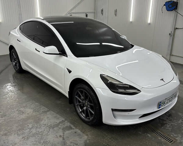 Білий Тесла Модель 3, об'ємом двигуна 0 л та пробігом 113 тис. км за 20200 $, фото 12 на Automoto.ua