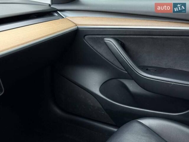 Білий Тесла Модель 3, об'ємом двигуна 0 л та пробігом 185 тис. км за 13900 $, фото 32 на Automoto.ua