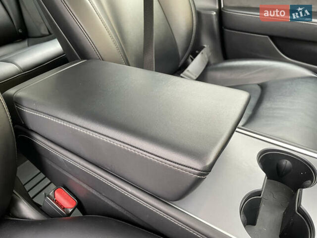 Белый Тесла Модель 3, объемом двигателя 0 л и пробегом 34 тыс. км за 18000 $, фото 66 на Automoto.ua