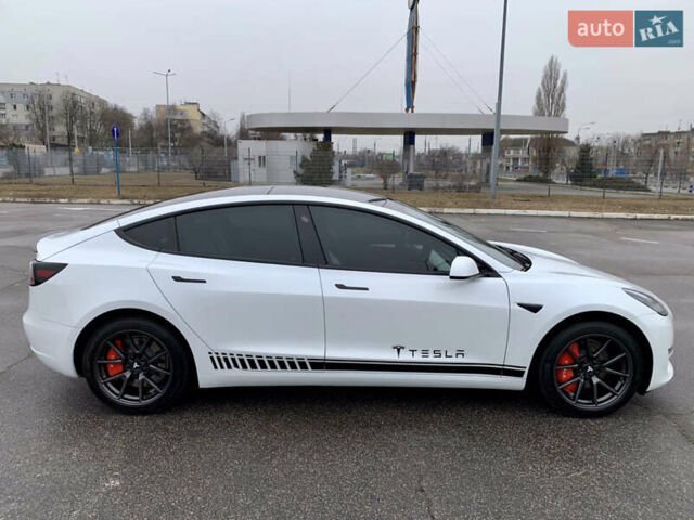 Белый Тесла Модель 3, объемом двигателя 0 л и пробегом 20 тыс. км за 22900 $, фото 8 на Automoto.ua