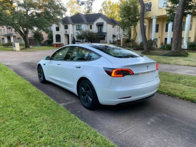 Білий Тесла Модель 3, об'ємом двигуна 0 л та пробігом 24 тис. км за 11900 $, фото 4 на Automoto.ua