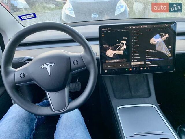 Белый Тесла Модель 3, объемом двигателя 0 л и пробегом 27 тыс. км за 19750 $, фото 19 на Automoto.ua