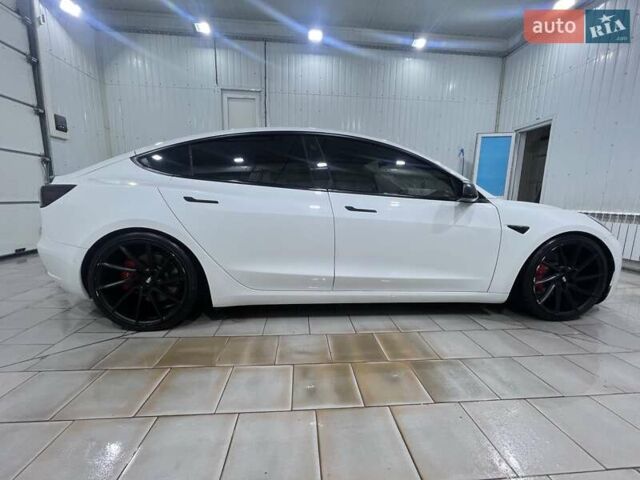 Білий Тесла Модель 3, об'ємом двигуна 0 л та пробігом 29 тис. км за 23000 $, фото 1 на Automoto.ua