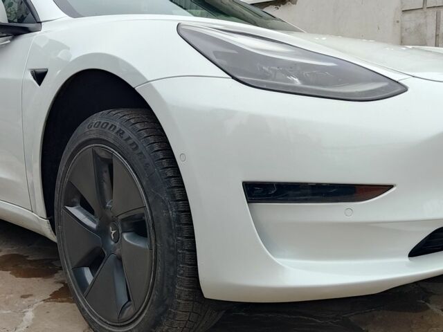 Белый Тесла Модель 3, объемом двигателя 0 л и пробегом 59 тыс. км за 17500 $, фото 5 на Automoto.ua