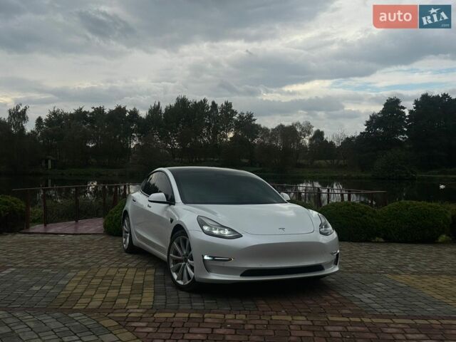 Білий Тесла Модель 3, об'ємом двигуна 0 л та пробігом 95 тис. км за 19000 $, фото 1 на Automoto.ua