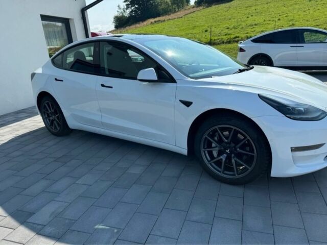 Білий Тесла Модель 3, об'ємом двигуна 0 л та пробігом 115 тис. км за 12200 $, фото 13 на Automoto.ua