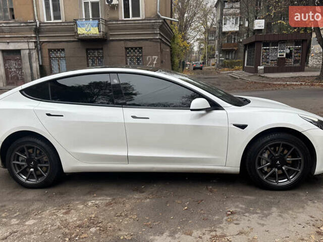 Белый Тесла Модель 3, объемом двигателя 0 л и пробегом 67 тыс. км за 23000 $, фото 6 на Automoto.ua