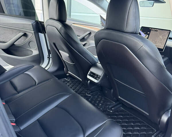 Белый Тесла Модель 3, объемом двигателя 0 л и пробегом 53 тыс. км за 21500 $, фото 12 на Automoto.ua