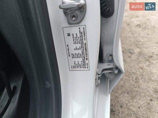 Білий Тесла Модель 3, об'ємом двигуна 0 л та пробігом 49 тис. км за 17850 $, фото 14 на Automoto.ua