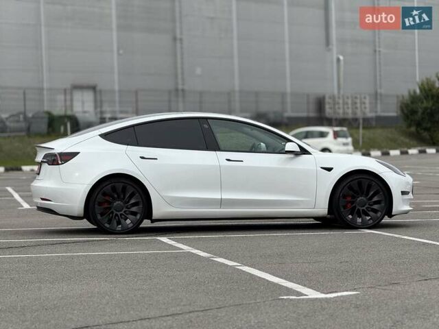 Білий Тесла Модель 3, об'ємом двигуна 0 л та пробігом 129 тис. км за 23500 $, фото 5 на Automoto.ua