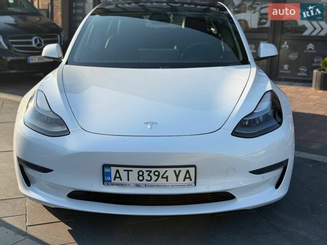 Белый Тесла Модель 3, объемом двигателя 0 л и пробегом 62 тыс. км за 17600 $, фото 1 на Automoto.ua