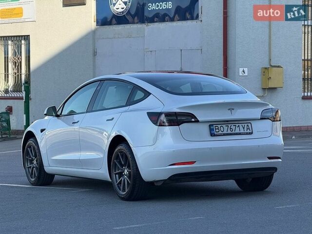 Белый Тесла Модель 3, объемом двигателя 0 л и пробегом 105 тыс. км за 18999 $, фото 4 на Automoto.ua