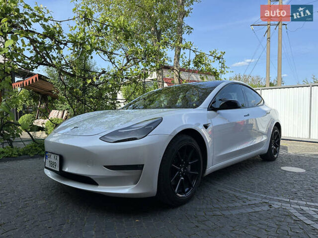 Белый Тесла Модель 3, объемом двигателя 0 л и пробегом 147 тыс. км за 20400 $, фото 4 на Automoto.ua