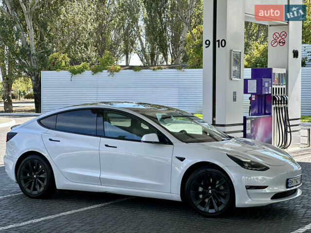 Тесла Модель 3 2021 у Одесі на Automoto.ua Білий Тесла Модель 3, об'ємом двигуна 0 л та пробігом 98 тис. км за 17800 $, фото 6 на Automoto.ua