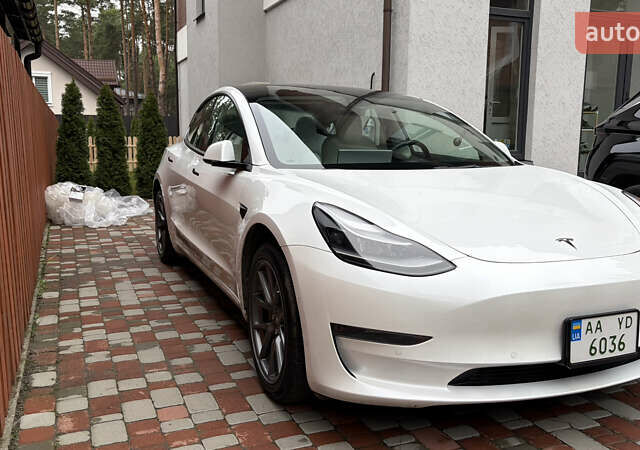Білий Тесла Модель 3, об'ємом двигуна 0 л та пробігом 81 тис. км за 22000 $, фото 1 на Automoto.ua