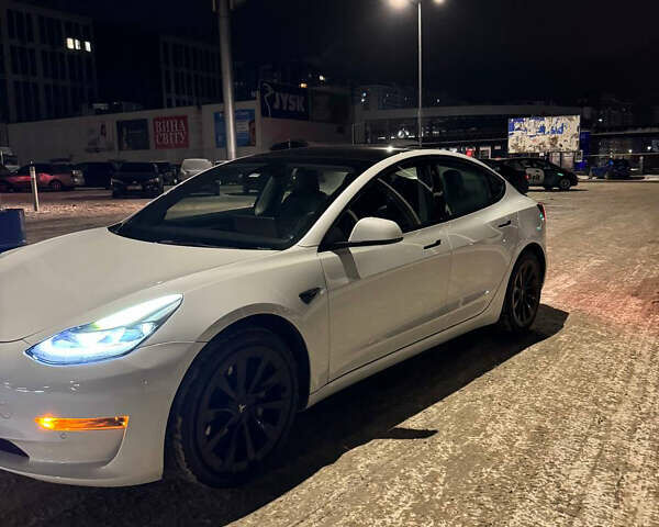 Белый Тесла Модель 3, объемом двигателя 0 л и пробегом 120 тыс. км за 18200 $, фото 6 на Automoto.ua