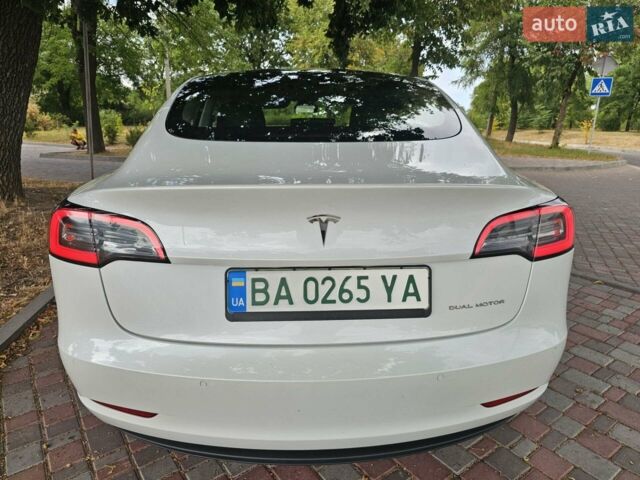 Белый Тесла Модель 3, объемом двигателя 0 л и пробегом 37 тыс. км за 25000 $, фото 16 на Automoto.ua