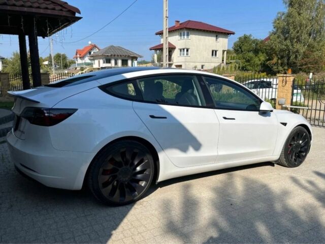 Білий Тесла Модель 3, об'ємом двигуна 0 л та пробігом 68 тис. км за 11700 $, фото 8 на Automoto.ua