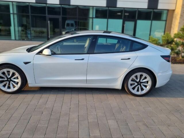 Белый Тесла Модель 3, объемом двигателя 0 л и пробегом 74 тыс. км за 17999 $, фото 3 на Automoto.ua