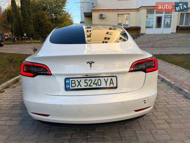 Білий Тесла Модель 3, об'ємом двигуна 0 л та пробігом 75 тис. км за 20500 $, фото 21 на Automoto.ua