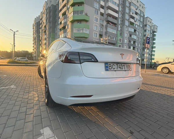 Белый Тесла Модель 3, объемом двигателя 0 л и пробегом 80 тыс. км за 25000 $, фото 6 на Automoto.ua
