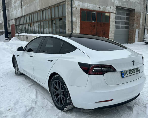 Белый Тесла Модель 3, объемом двигателя 0 л и пробегом 62 тыс. км за 23500 $, фото 20 на Automoto.ua