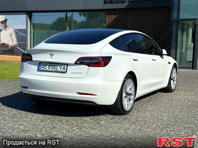 Білий Тесла Модель 3, об'ємом двигуна 0.32 л та пробігом 13 тис. км за 22500 $, фото 6 на Automoto.ua
