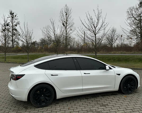 Белый Тесла Модель 3, объемом двигателя 0 л и пробегом 132 тыс. км за 21999 $, фото 10 на Automoto.ua