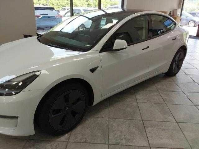 Белый Тесла Модель 3, объемом двигателя 0 л и пробегом 73 тыс. км за 18000 $, фото 6 на Automoto.ua
