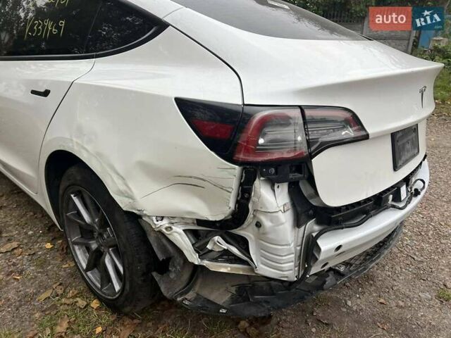 Тесла Модель 3 2022 у Києві на Automoto.ua Білий Тесла Модель 3, об'ємом двигуна 0 л та пробігом 64 тис. км за 14700 $, фото 16 на Automoto.ua