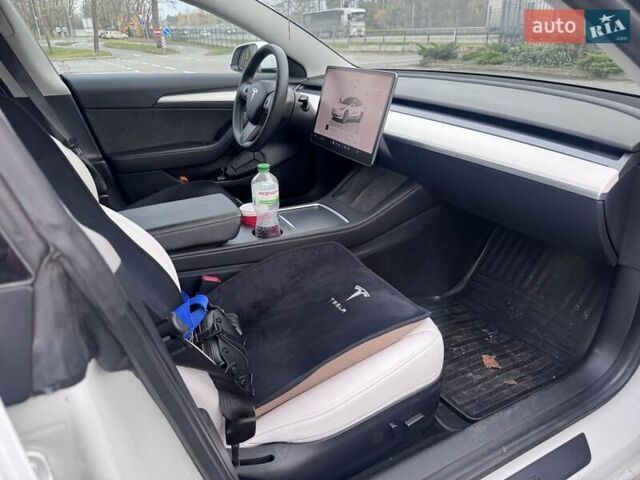 Білий Тесла Модель 3, об'ємом двигуна 0 л та пробігом 108 тис. км за 22000 $, фото 3 на Automoto.ua