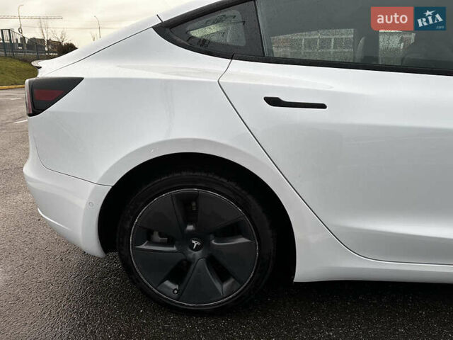 Білий Тесла Модель 3, об'ємом двигуна 0 л та пробігом 115 тис. км за 20900 $, фото 17 на Automoto.ua
