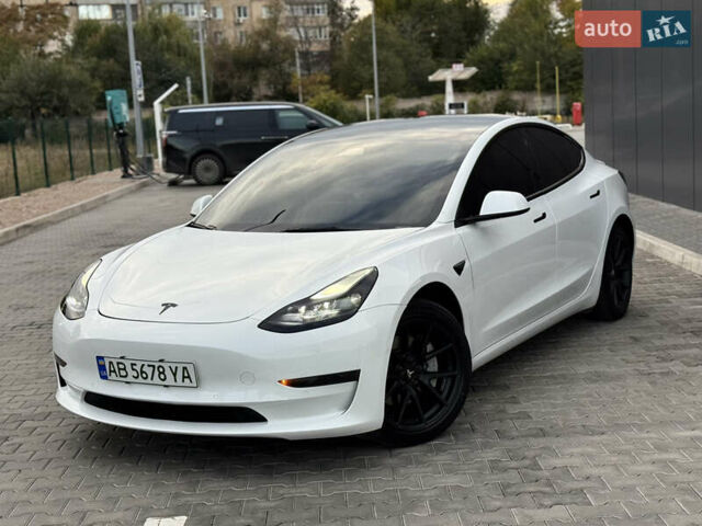 Белый Тесла Модель 3, объемом двигателя 0 л и пробегом 70 тыс. км за 21800 $, фото 5 на Automoto.ua