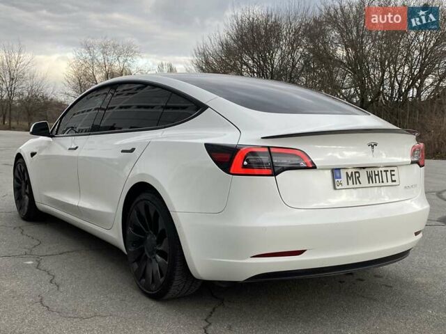 Білий Тесла Модель 3, об'ємом двигуна 0 л та пробігом 85 тис. км за 25900 $, фото 8 на Automoto.ua