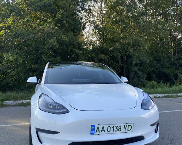 Белый Тесла Модель 3, объемом двигателя 0 л и пробегом 40 тыс. км за 21000 $, фото 4 на Automoto.ua