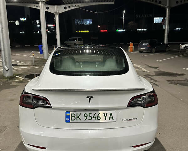 Білий Тесла Модель 3, об'ємом двигуна 0 л та пробігом 8 тис. км за 26500 $, фото 5 на Automoto.ua