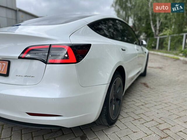 Білий Тесла Модель 3, об'ємом двигуна 0 л та пробігом 76 тис. км за 20500 $, фото 20 на Automoto.ua