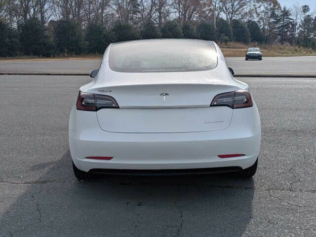 Білий Тесла Модель 3, об'ємом двигуна 0 л та пробігом 10 тис. км за 10400 $, фото 4 на Automoto.ua