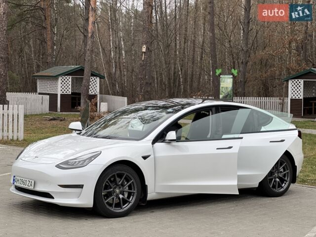 Белый Тесла Модель 3, объемом двигателя 0 л и пробегом 40 тыс. км за 22999 $, фото 44 на Automoto.ua