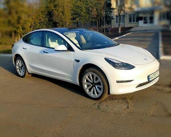 Білий Тесла Модель 3, об'ємом двигуна 0 л та пробігом 9 тис. км за 22800 $, фото 1 на Automoto.ua