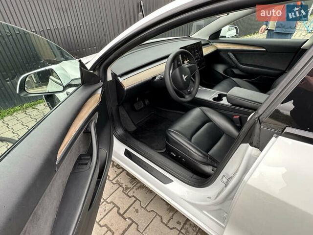 Білий Тесла Модель 3, об'ємом двигуна 0 л та пробігом 120 тис. км за 15900 $, фото 23 на Automoto.ua
