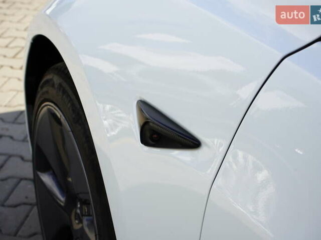 Білий Тесла Модель 3, об'ємом двигуна 0 л та пробігом 33 тис. км за 20700 $, фото 10 на Automoto.ua