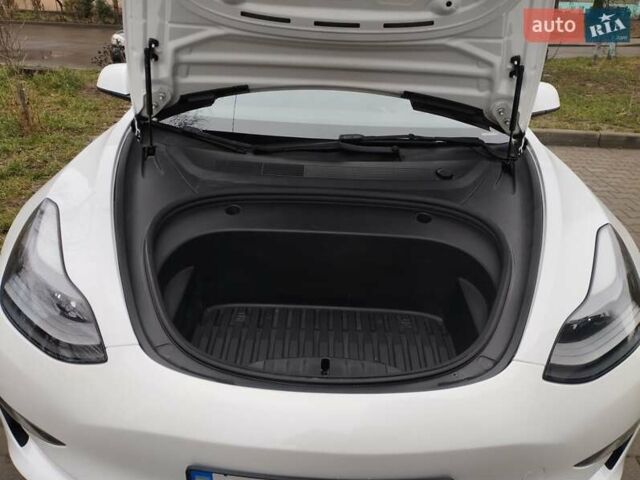 Білий Тесла Модель 3, об'ємом двигуна 0 л та пробігом 189 тис. км за 18300 $, фото 15 на Automoto.ua