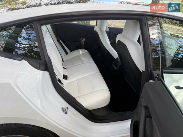 Тесла Модель 3 2022 в Дубно на Automoto.ua Белый Тесла Модель 3, объемом двигателя 0 л и пробегом 57 тыс. км за 22700 $, фото 1 на Automoto.ua