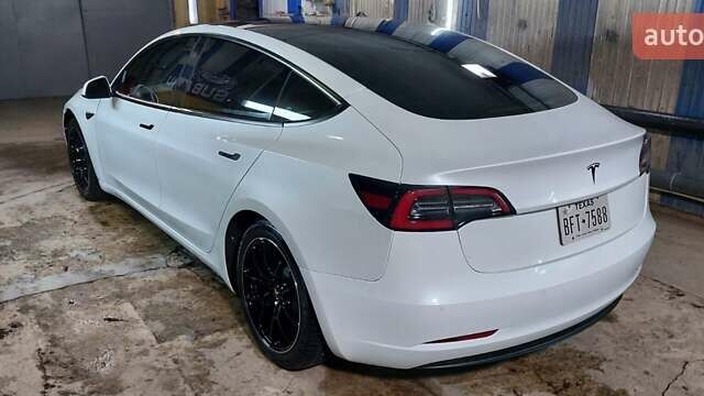 Белый Тесла Модель 3, объемом двигателя 0 л и пробегом 55 тыс. км за 21500 $, фото 5 на Automoto.ua