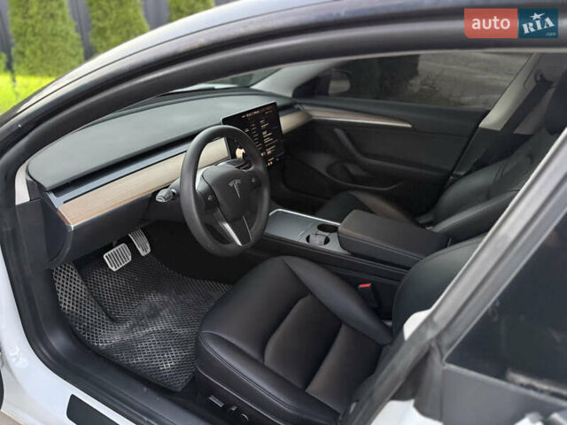 Білий Тесла Модель 3, об'ємом двигуна 0 л та пробігом 12 тис. км за 23700 $, фото 16 на Automoto.ua